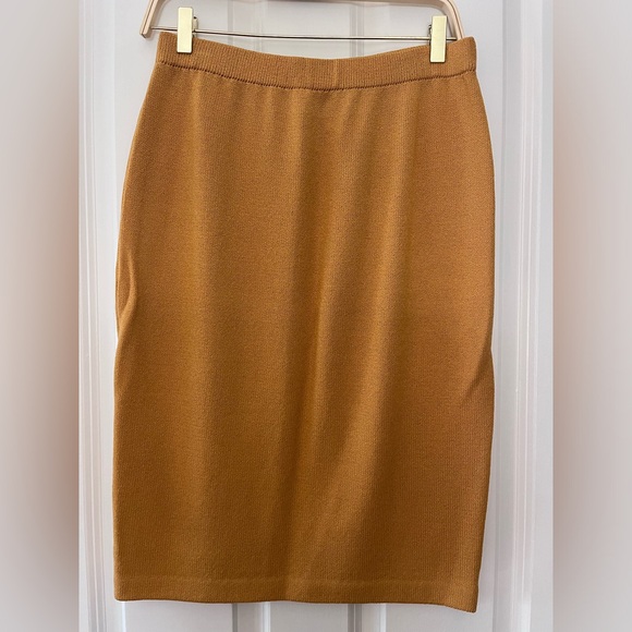 St John Knit Suit Jacket and Skirt Set *Vintage* - Picture 4 of 5